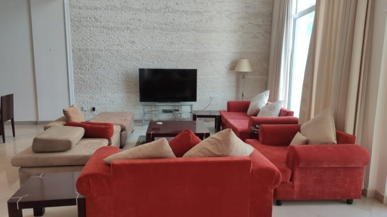 Amazing Duplex Three Bedroom Apartment Sea View For Rent. (Juffair)