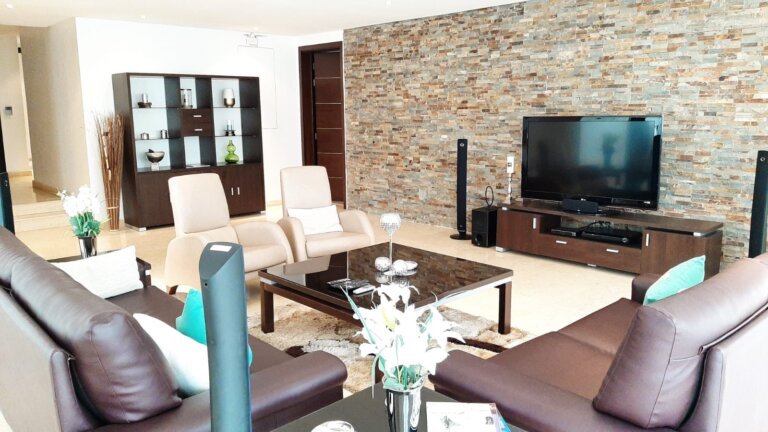 Luxurious Tower Beautiful Three bedroom fully furnished apartment. (Juffair)
