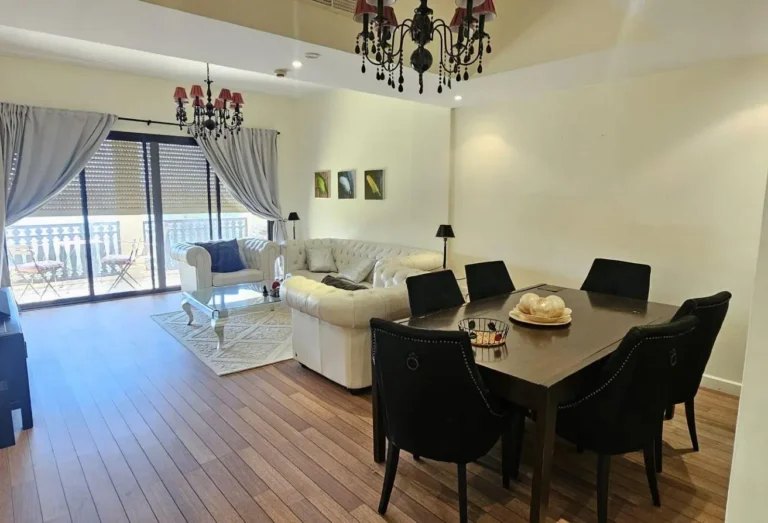 2 Bedrooms Apartment For Rent in Amwaj