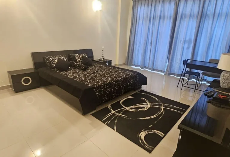 Luxury Fully Furnished 2 BHK Apartment for Rent in Amwaj Island