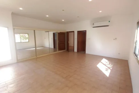 51799702 - Property Image 8
