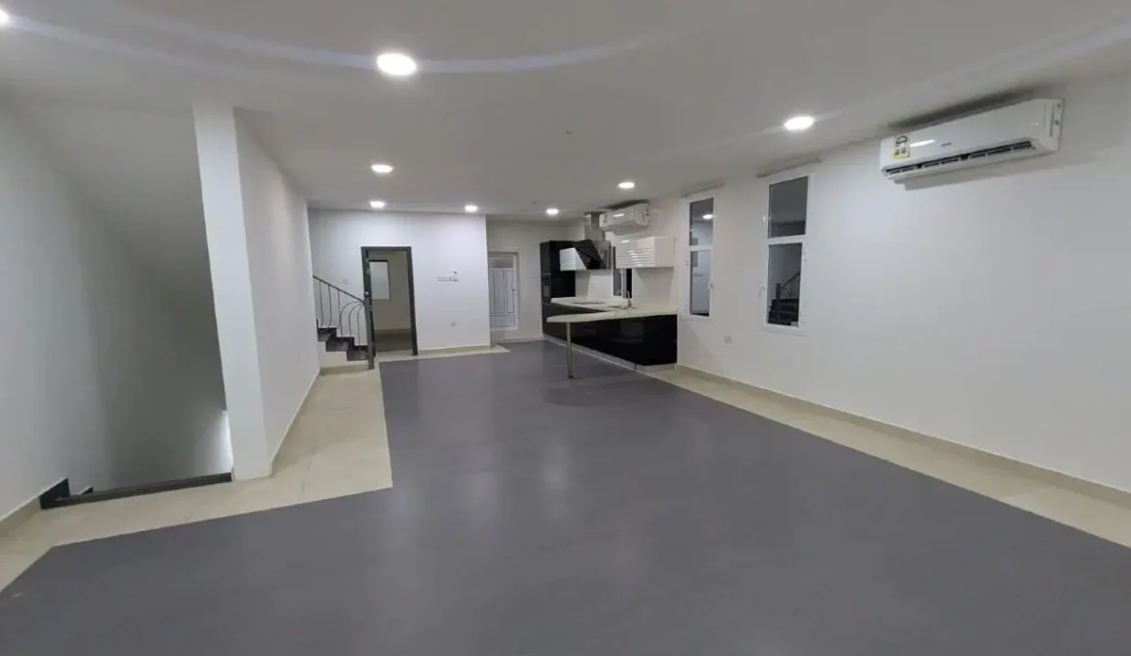 52726705 - Property Image 1