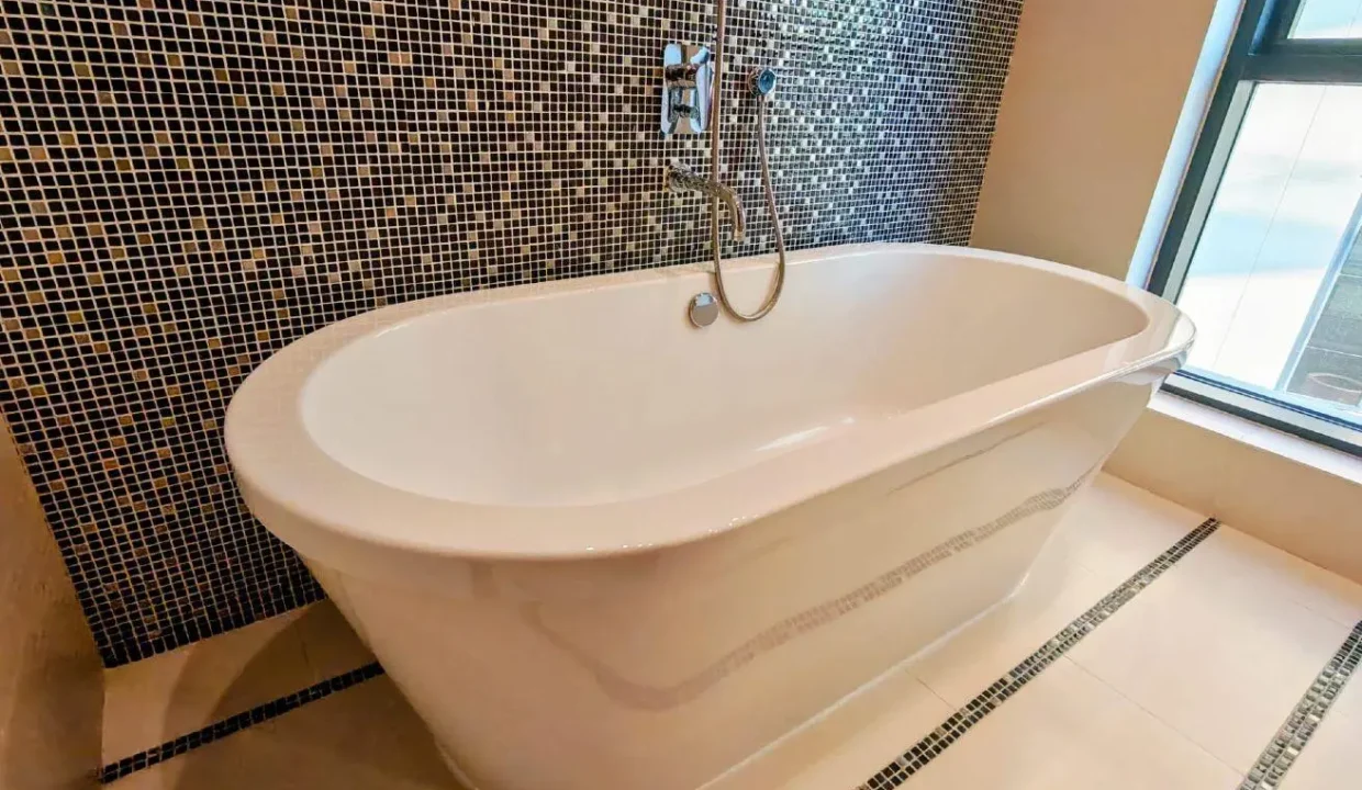 56067946 - Property Image 17