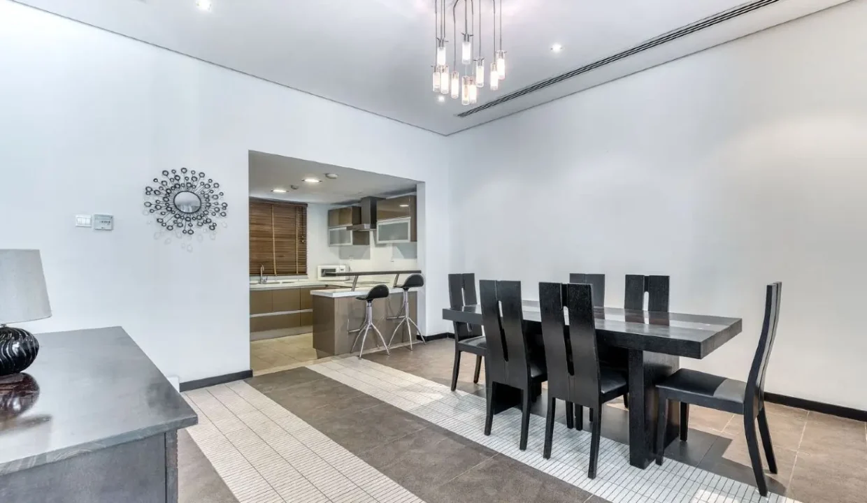 971605 - Property Image 1