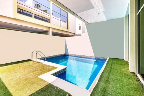 971605 - Property Image 2