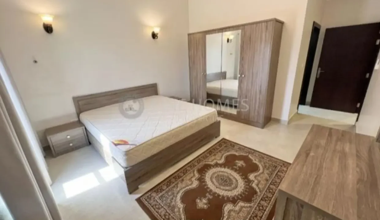 982637 - Property Image 2